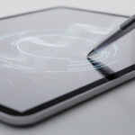 découvrez comment la fréquence d'échantillonnage influence la latence et la précision des stylets actifs sur tablette, pour optimiser votre expérience de dessin et d'écriture numérique.